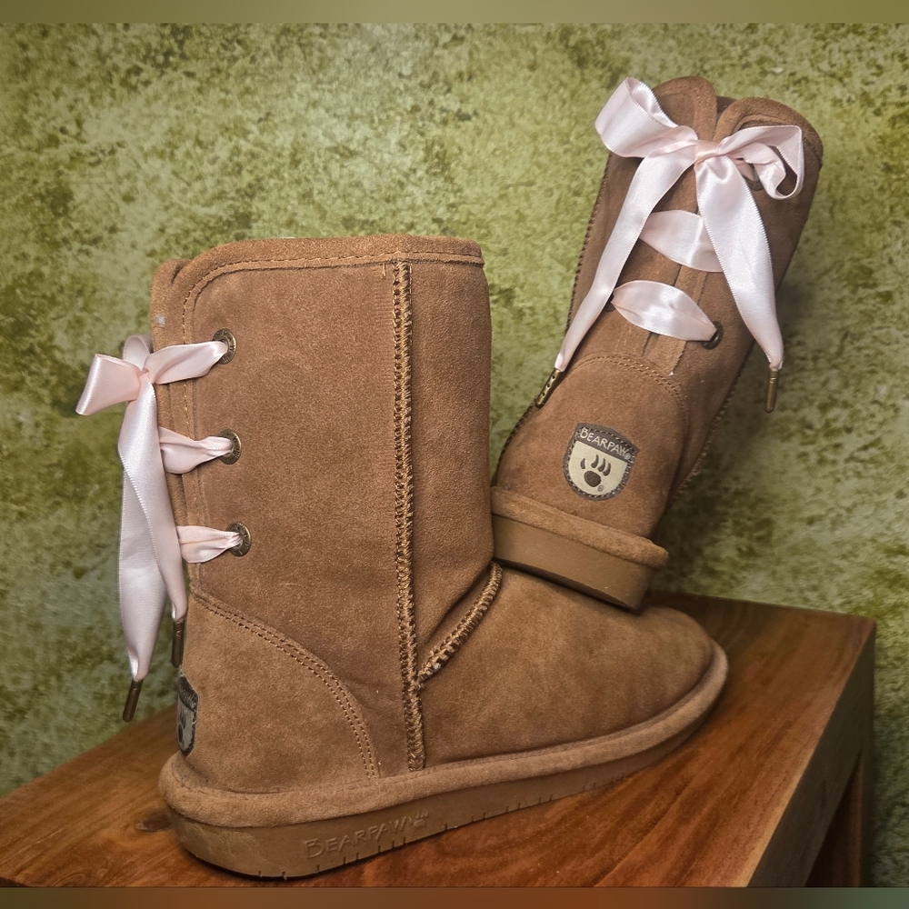 EUC BearPaw Elizabeth II Women's Brown Boots with Pink Ribbon Sz 5